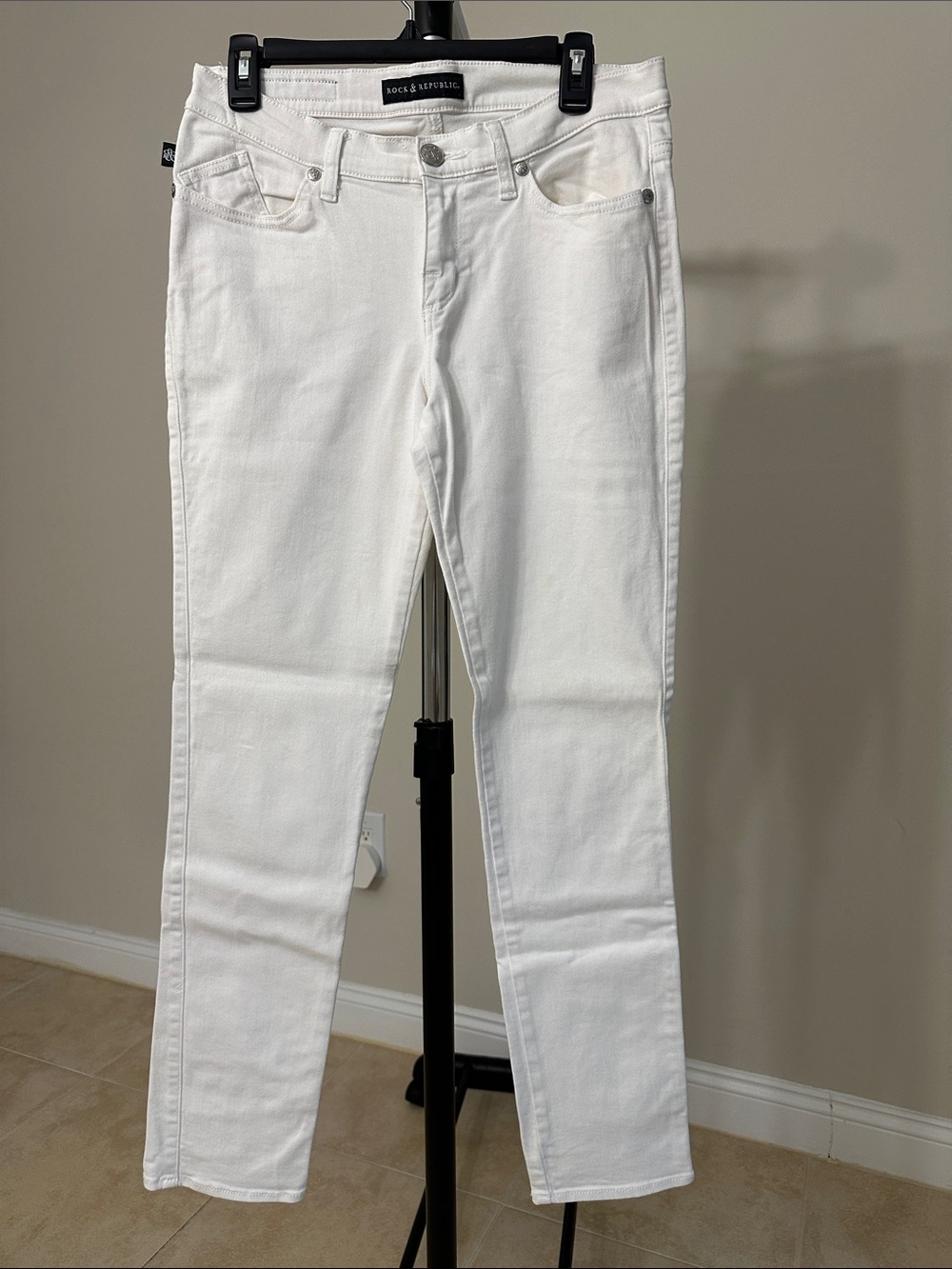 Rock & Republic White Skinny Jeans - Clean Slim Fit